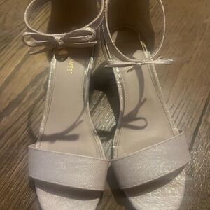 Nine West girl’s Dress Shoes (size 4)